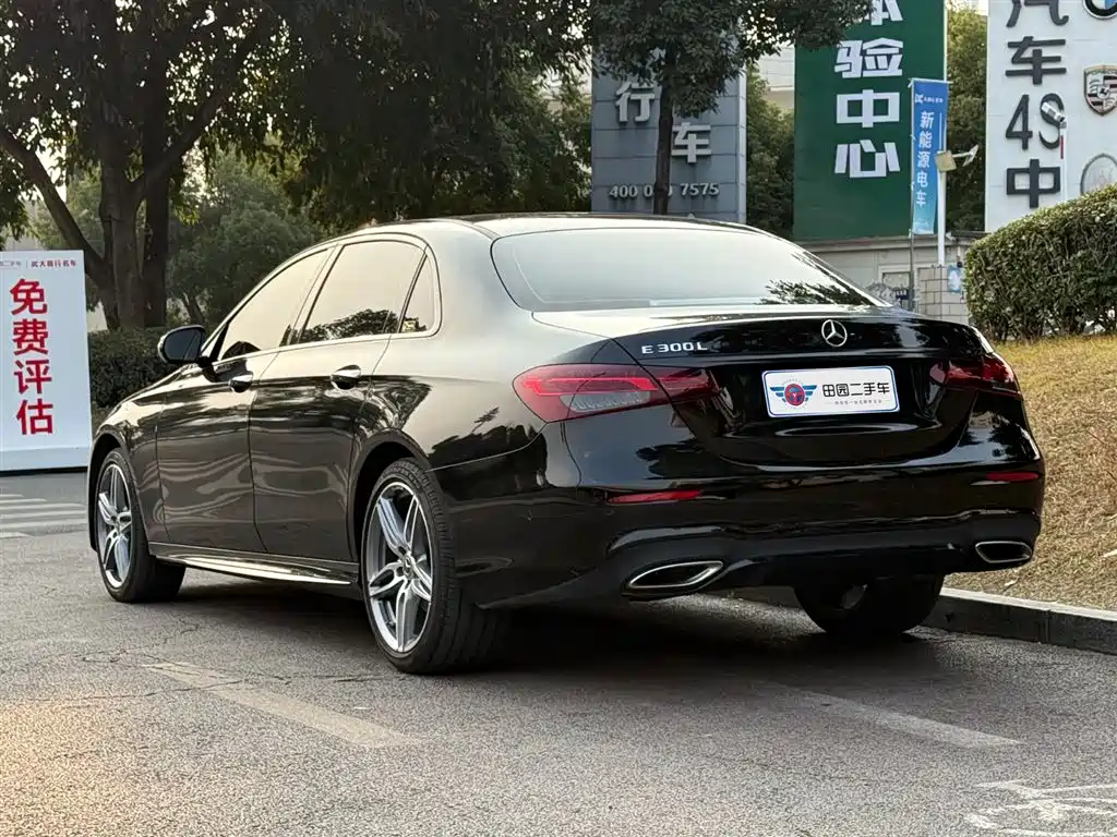 MERCEDES-BENZ E CLASS