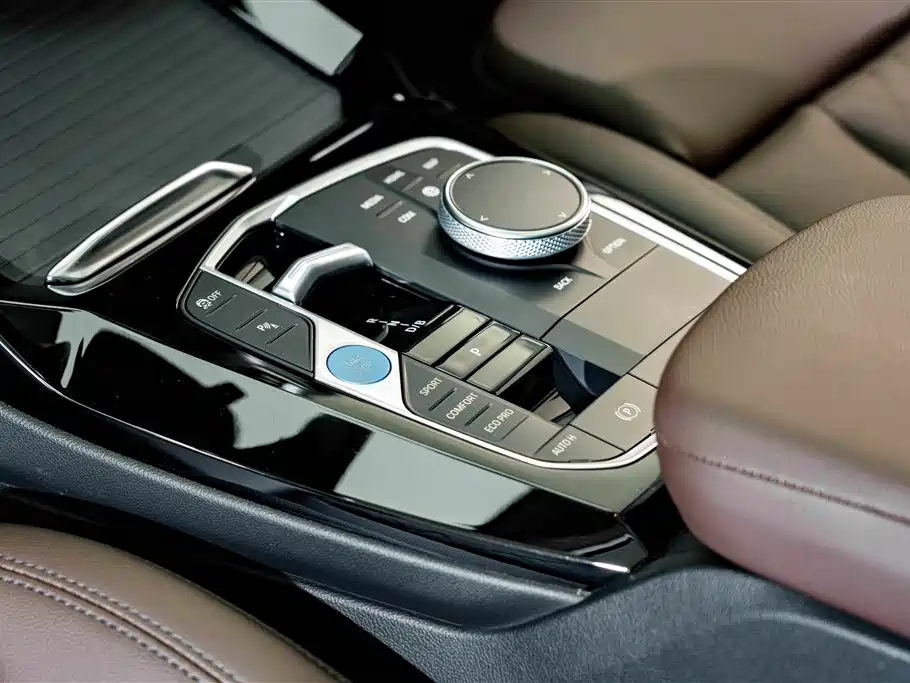 BMW iX3 — миниатюра 11