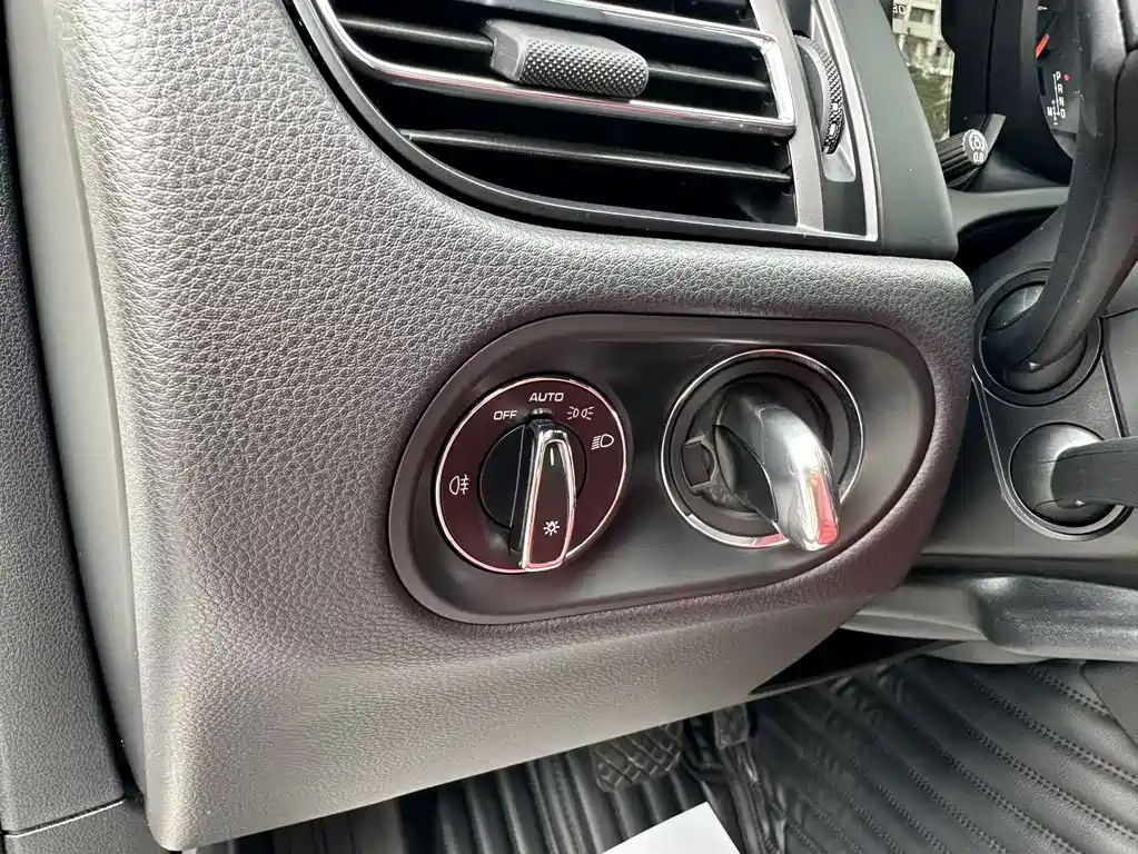 Porsche Macan — миниатюра 26