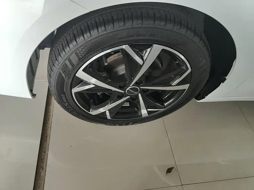 Roewe i5 — миниатюра 23