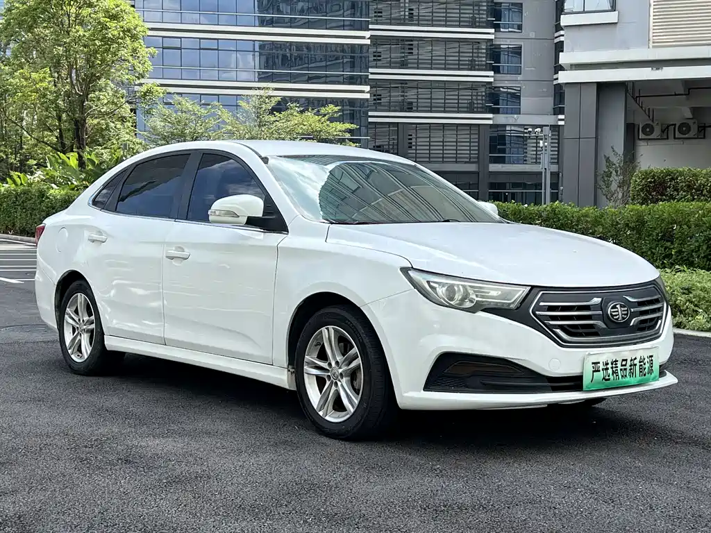 Bestune B30EV — миниатюра 3