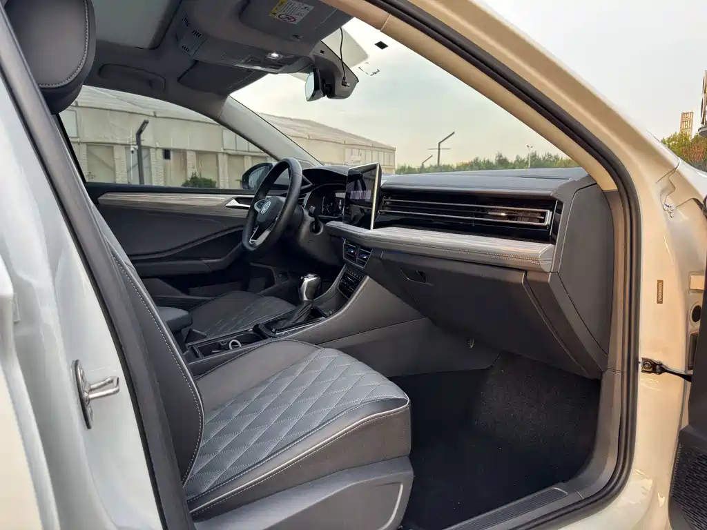 Volkswagen Sagitar — миниатюра 9