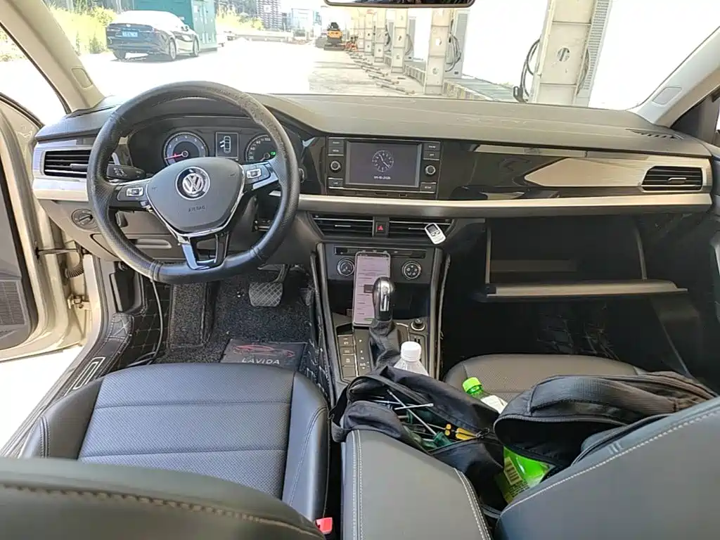Volkswagen Lavida — миниатюра 10