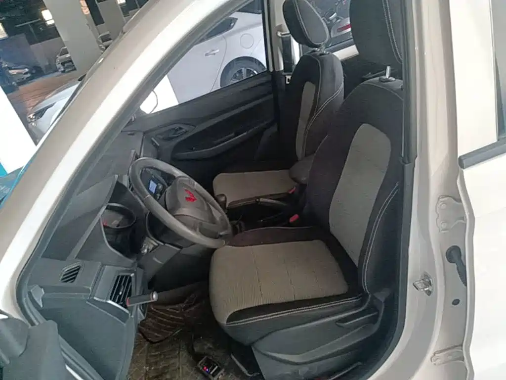 Wuling Hongguang — миниатюра 15