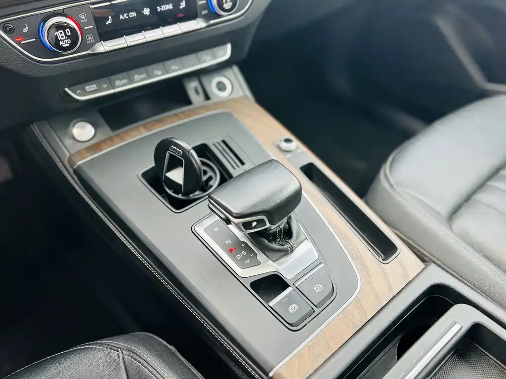 Audi Q5L — миниатюра 11
