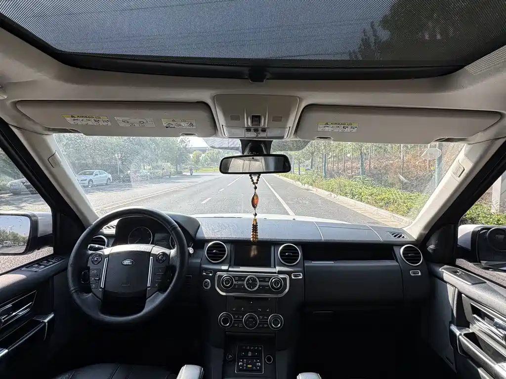 Land Rover Discovery — миниатюра 6
