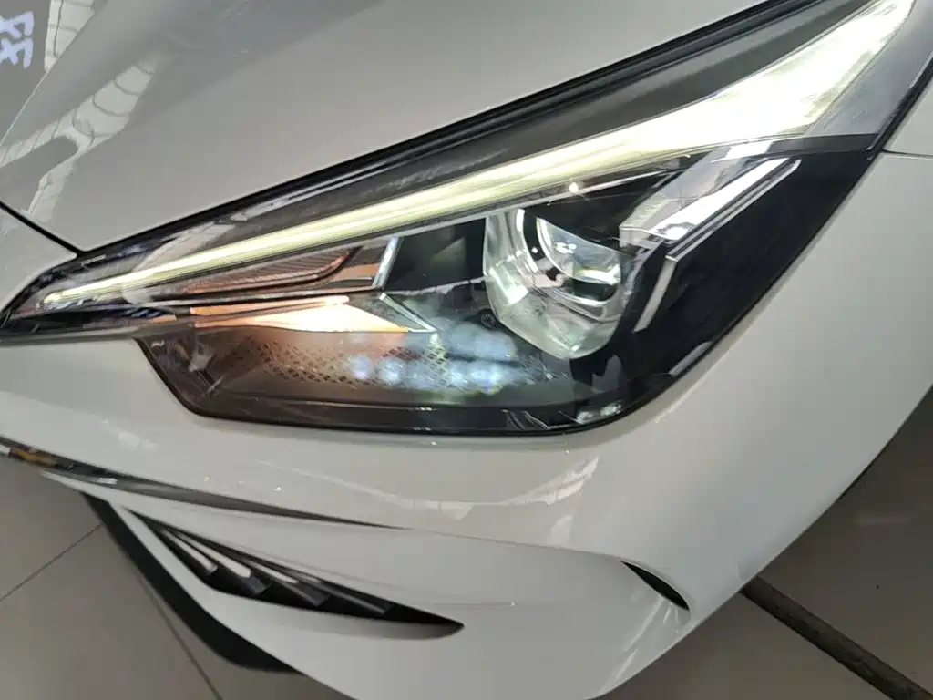 Roewe i5 — миниатюра 24