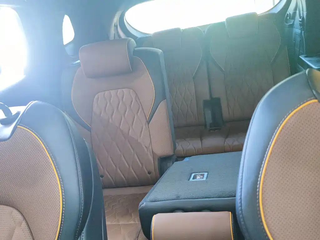 BYD Tang New Energy — миниатюра 12