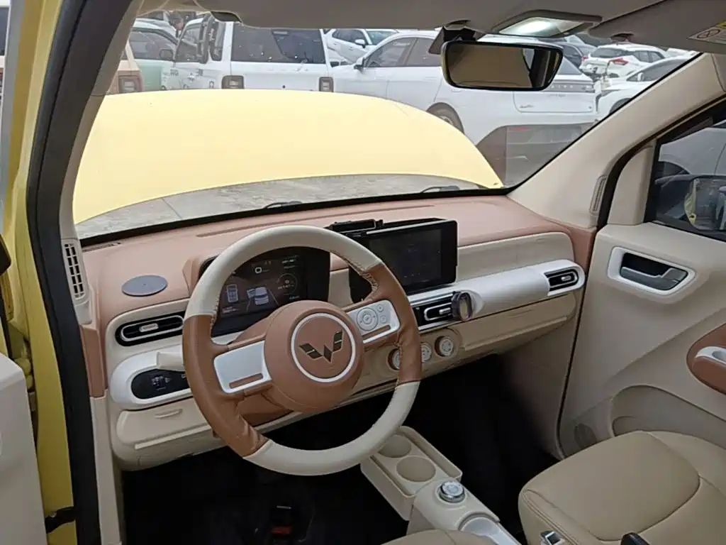 Wuling MINIEV — миниатюра 10