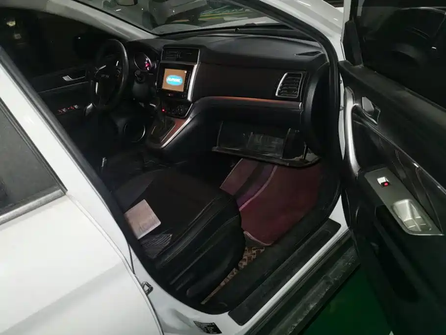 Haval M6 — миниатюра 8