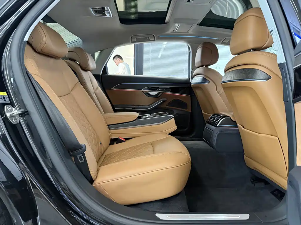 Audi A8 — миниатюра 10