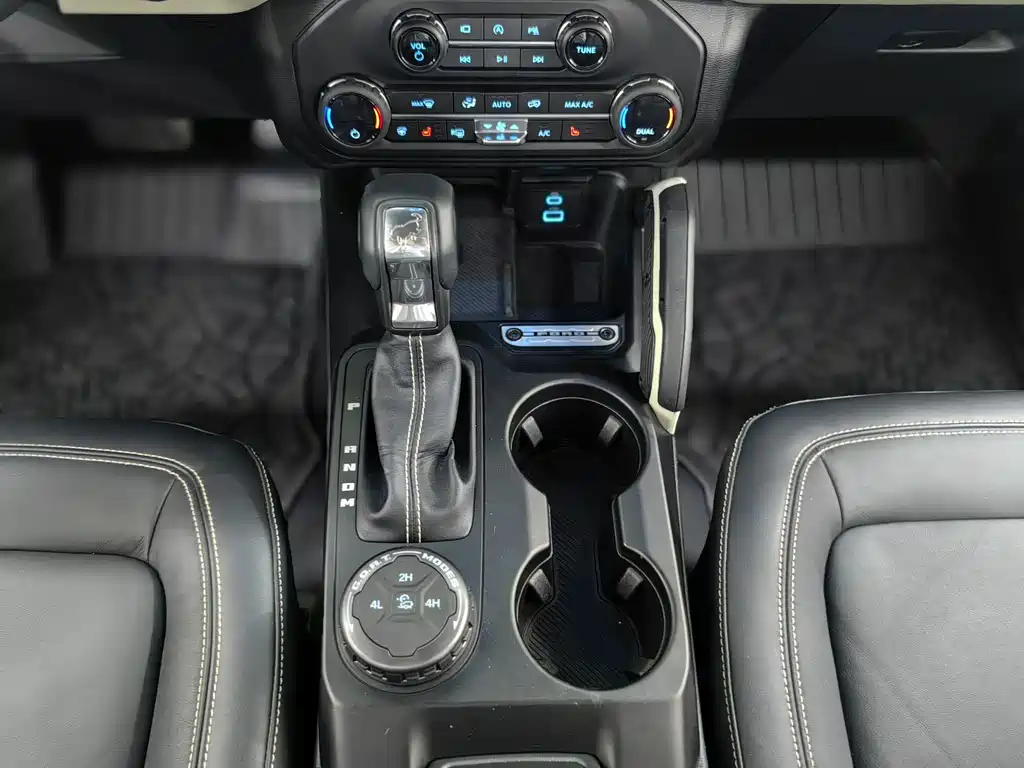 Ford Bronco — миниатюра 6