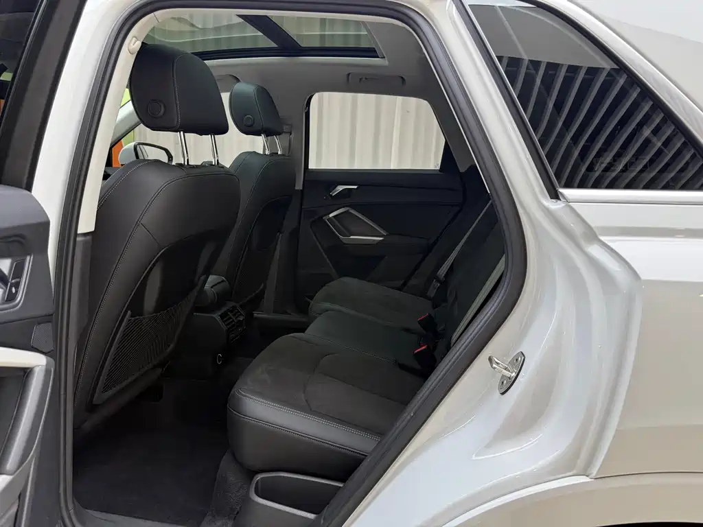 Audi Q3 2023 35 TFSI Fashion (1.4T)