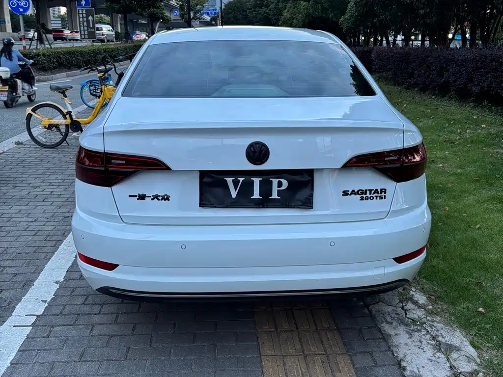 Volkswagen Sagitar 2019 200TSI MT Comfort VI