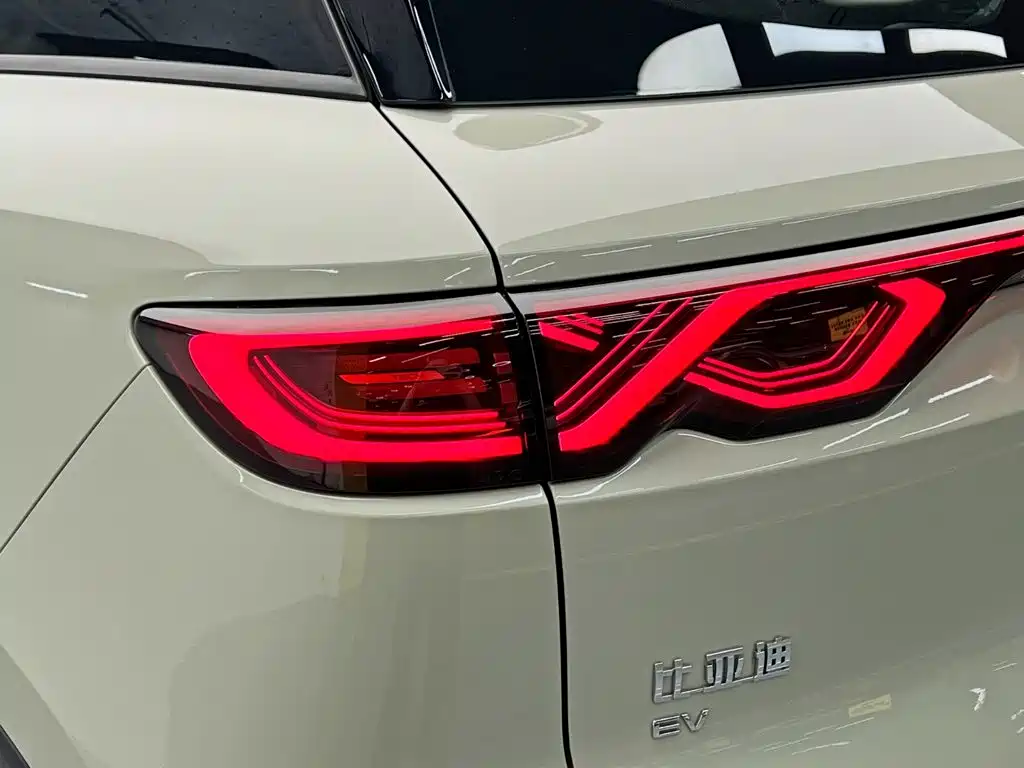 BYD Yuan UP — миниатюра 10