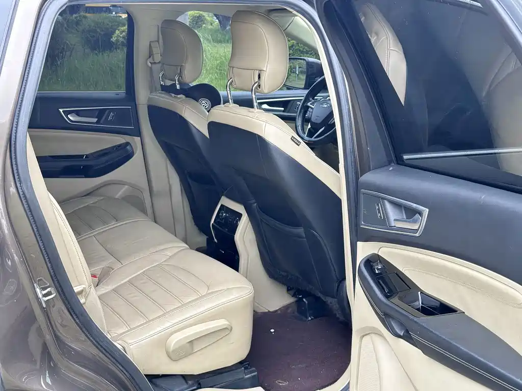 Ford Edge — миниатюра 10