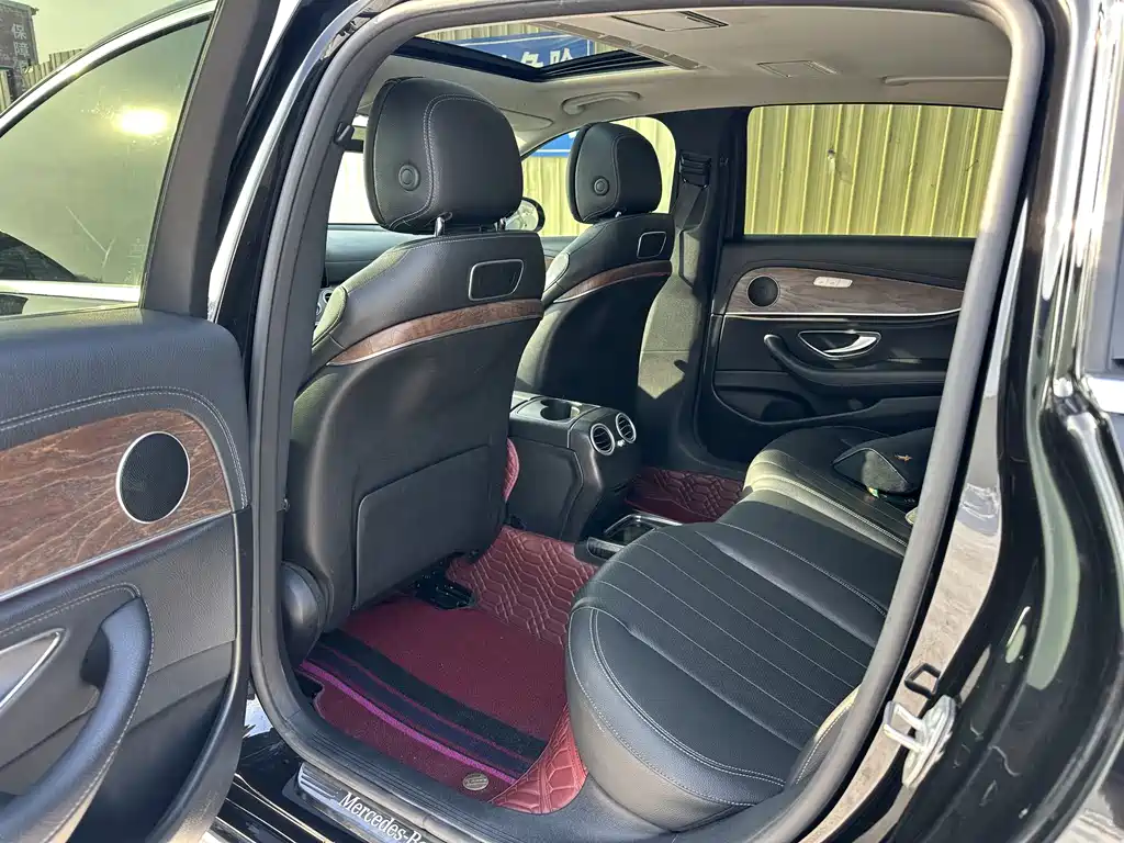 MERCEDES-BENZ E CLASS