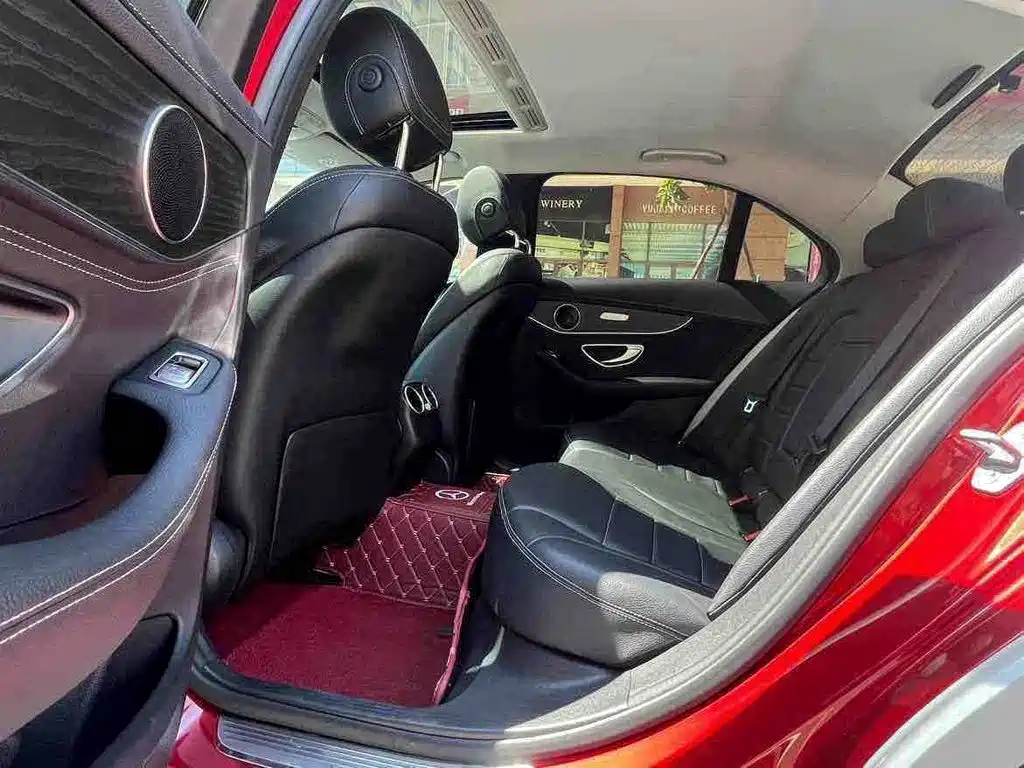 Mercedes-Benz C-Class — миниатюра 13