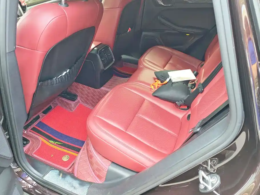Porsche Macan — миниатюра 10