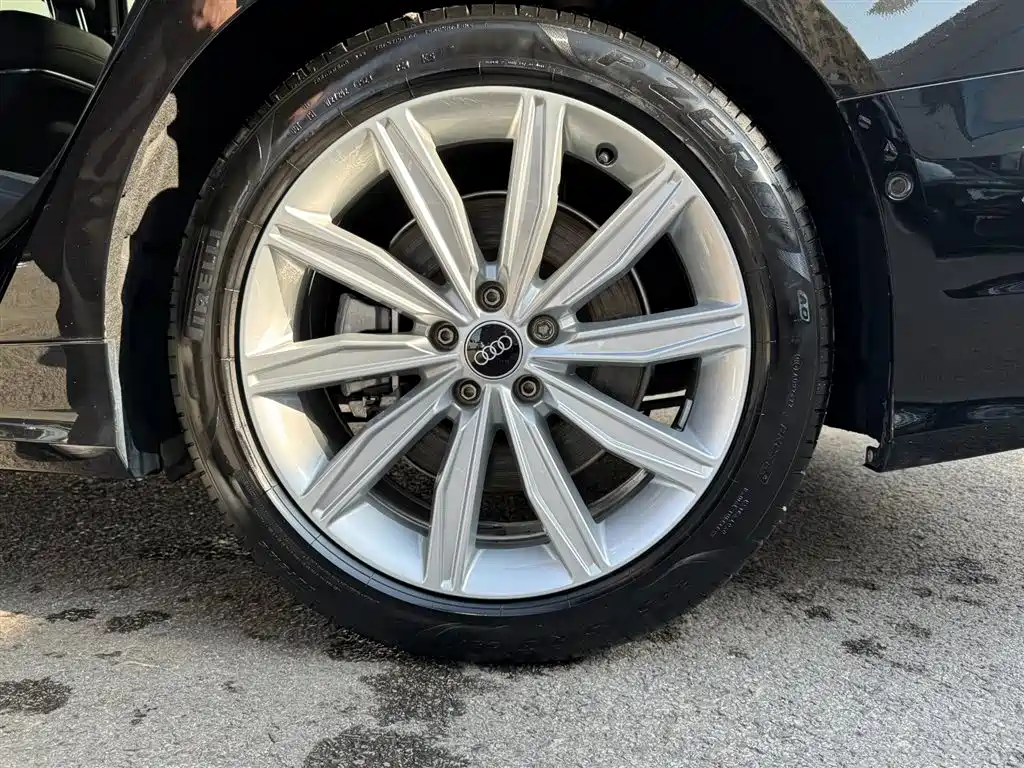 Audi A6L id 4515321 из Китая 10