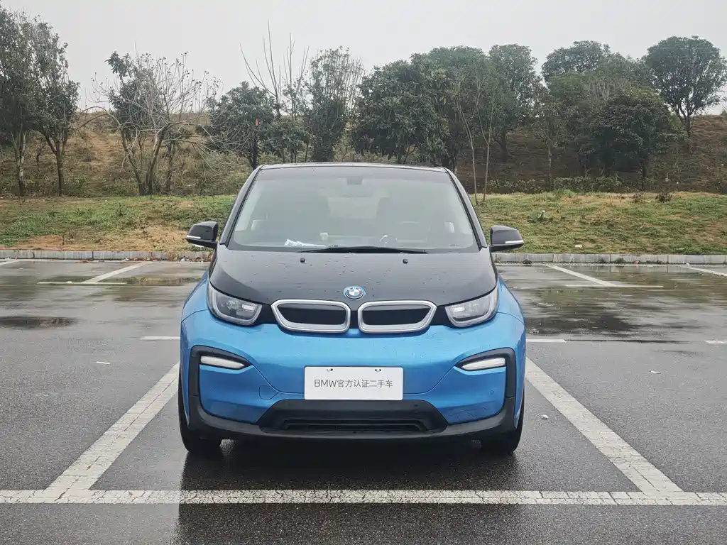 BMW I3