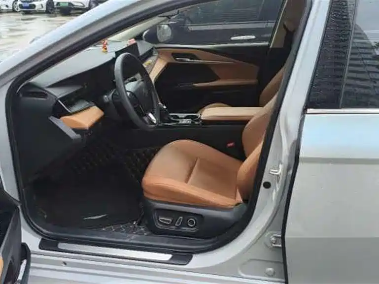 Toyota Camry — миниатюра 5