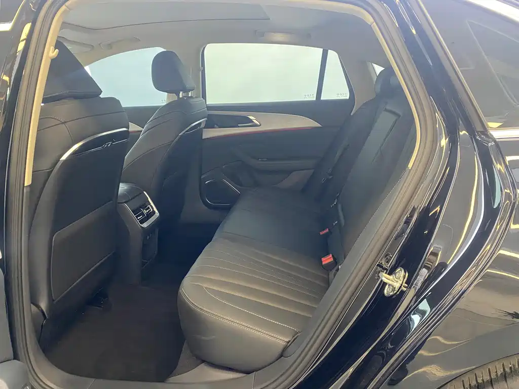 Hongqi Hongqi H5 — миниатюра 7