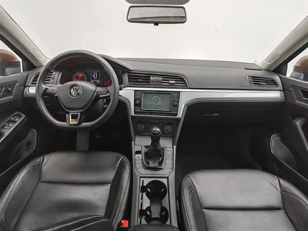 Volkswagen Lamando 2019 230TSI MT V