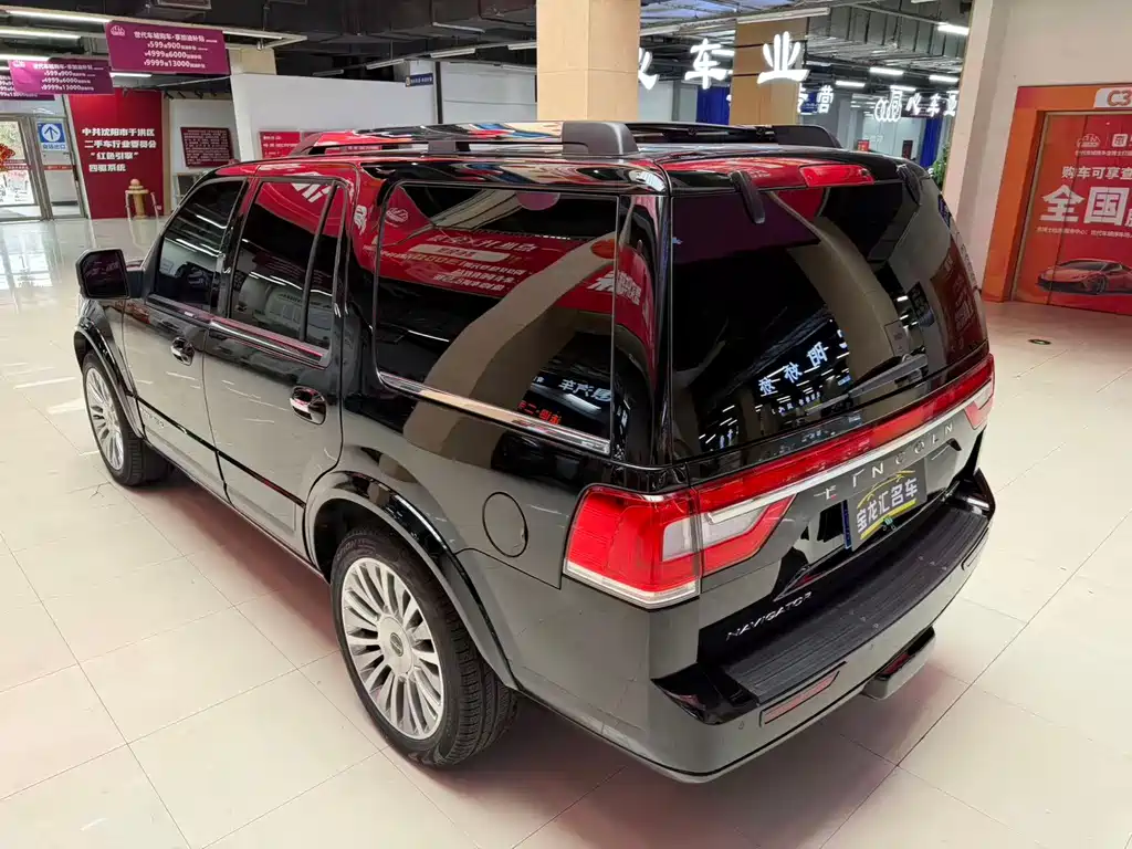 LINCOLN NAVIGATOR