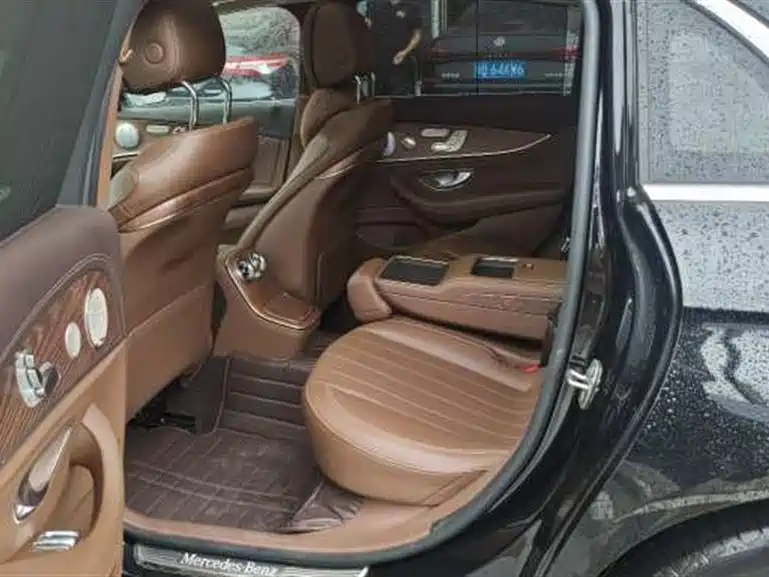 Mercedes-Benz E-Class — миниатюра 5