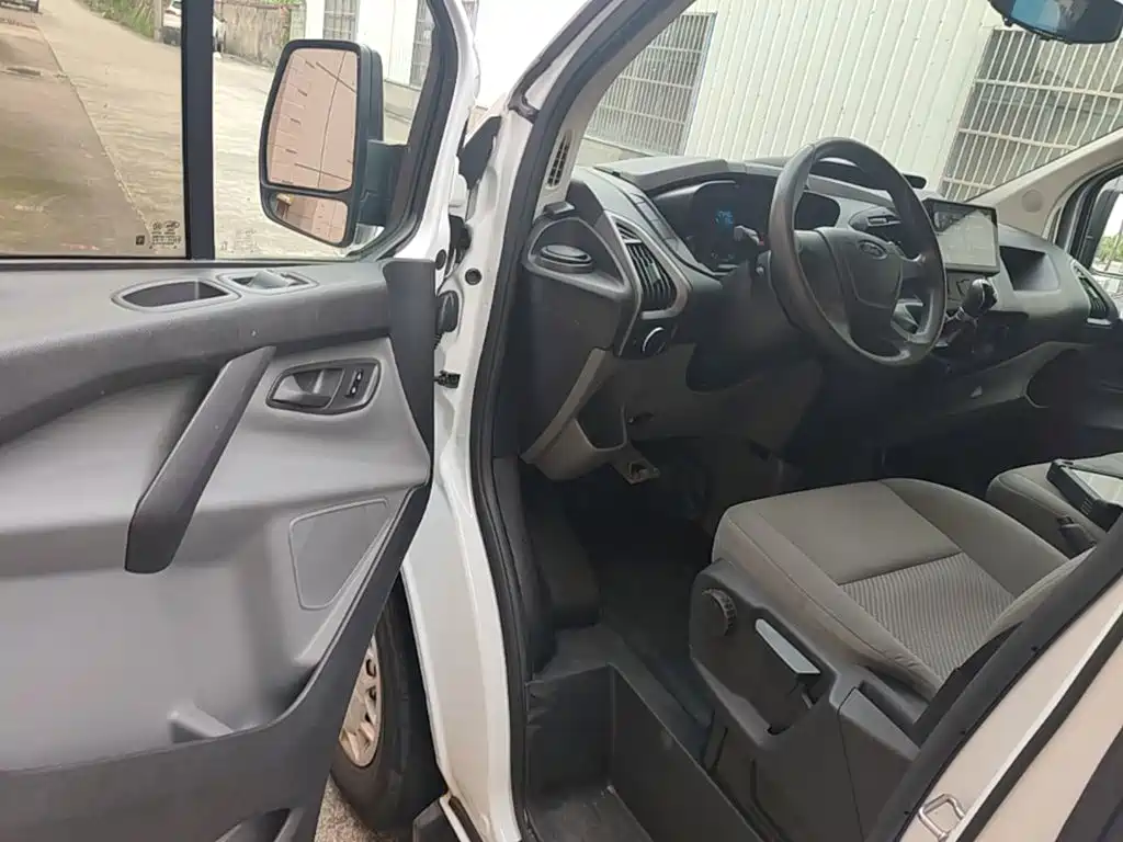Ford Transit — миниатюра 16