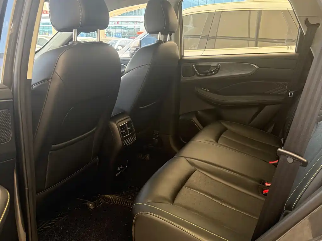 Roewe RX5 — миниатюра 4