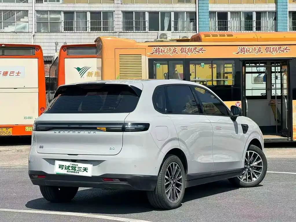Leapmotor Leapmotor B10 — миниатюра 10