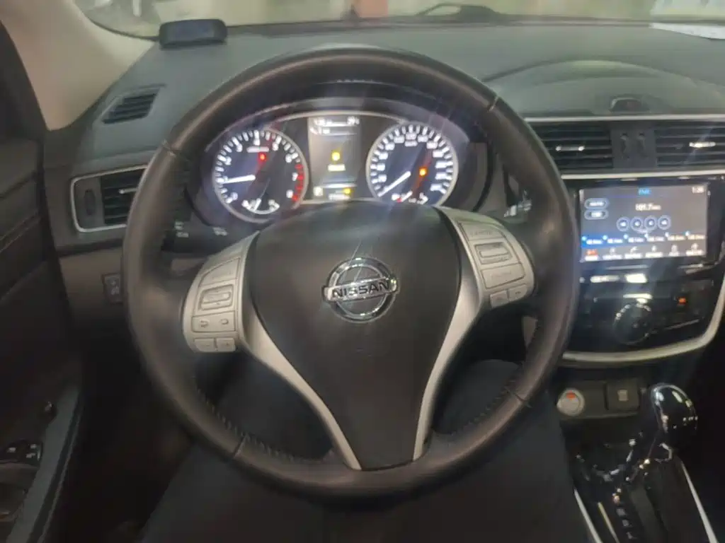 Nissan Tiida — миниатюра 11