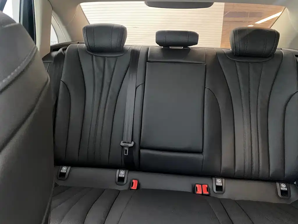 Hongqi Hongqi H5 — миниатюра 12