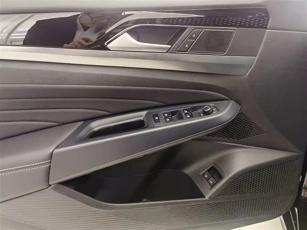 VOLKSWAGEN PASSAT NEW ENERGY