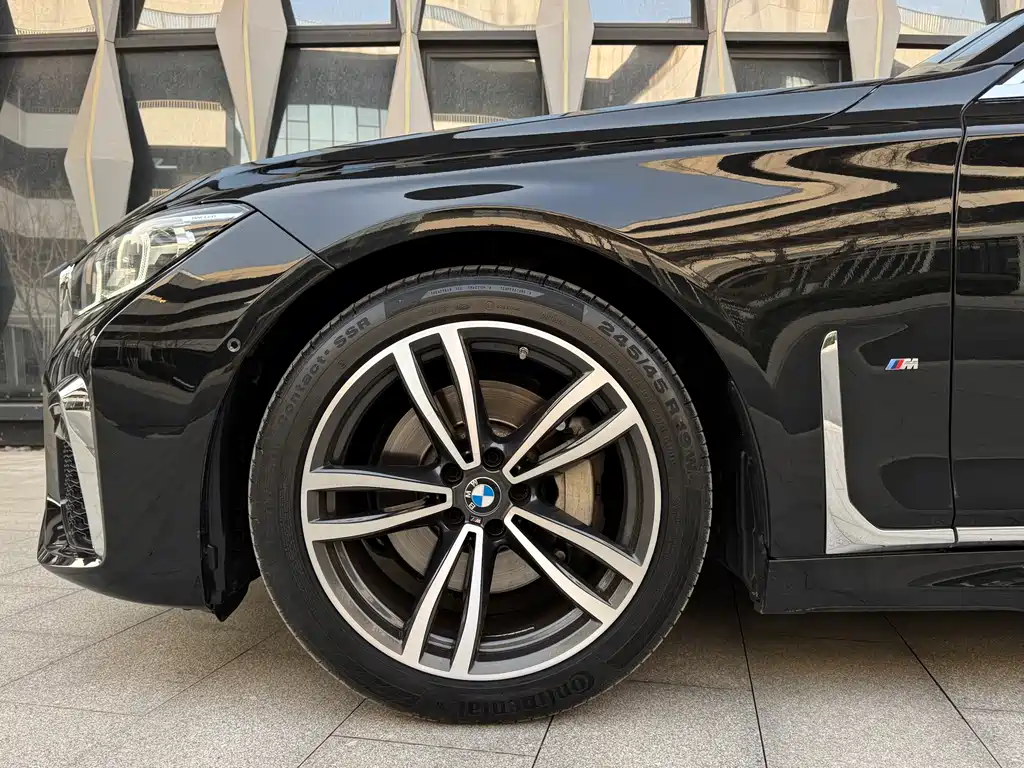 BMW 7 SERIES