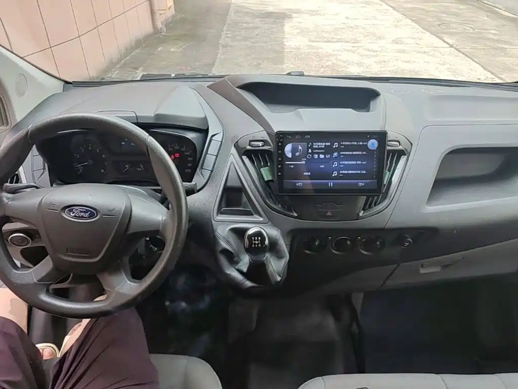 Ford Transit — миниатюра 10
