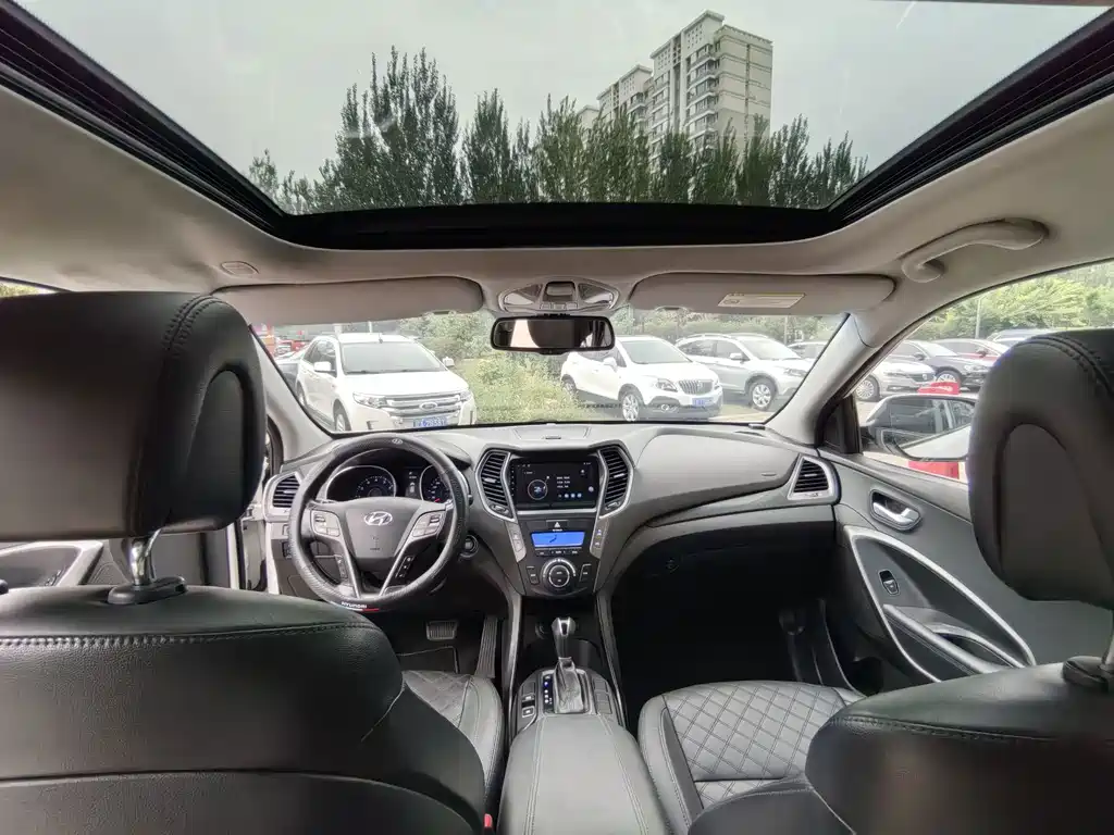 Hyundai Santa Fe — миниатюра 9