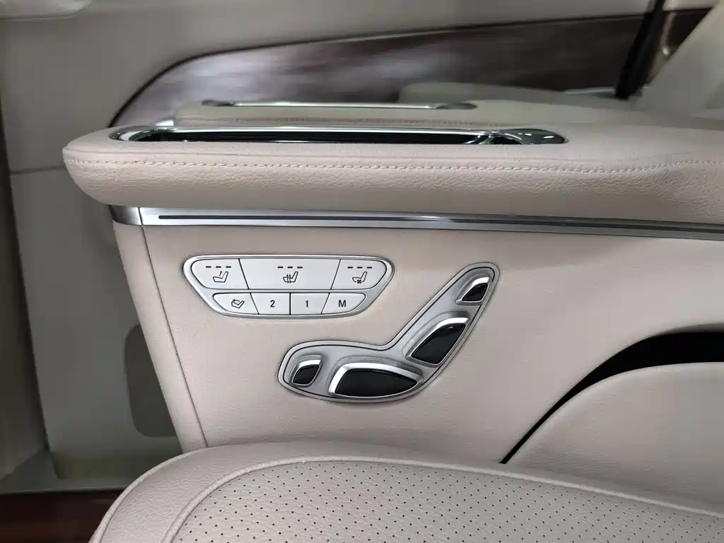 MERCEDES-BENZ V CLASS