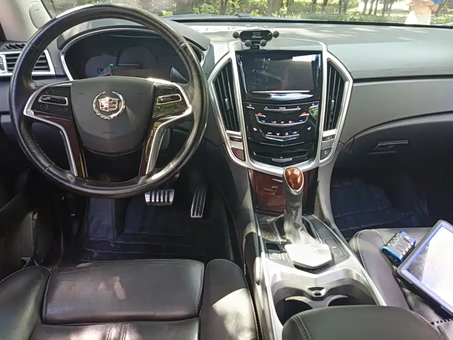 Cadillac SRX — миниатюра 12