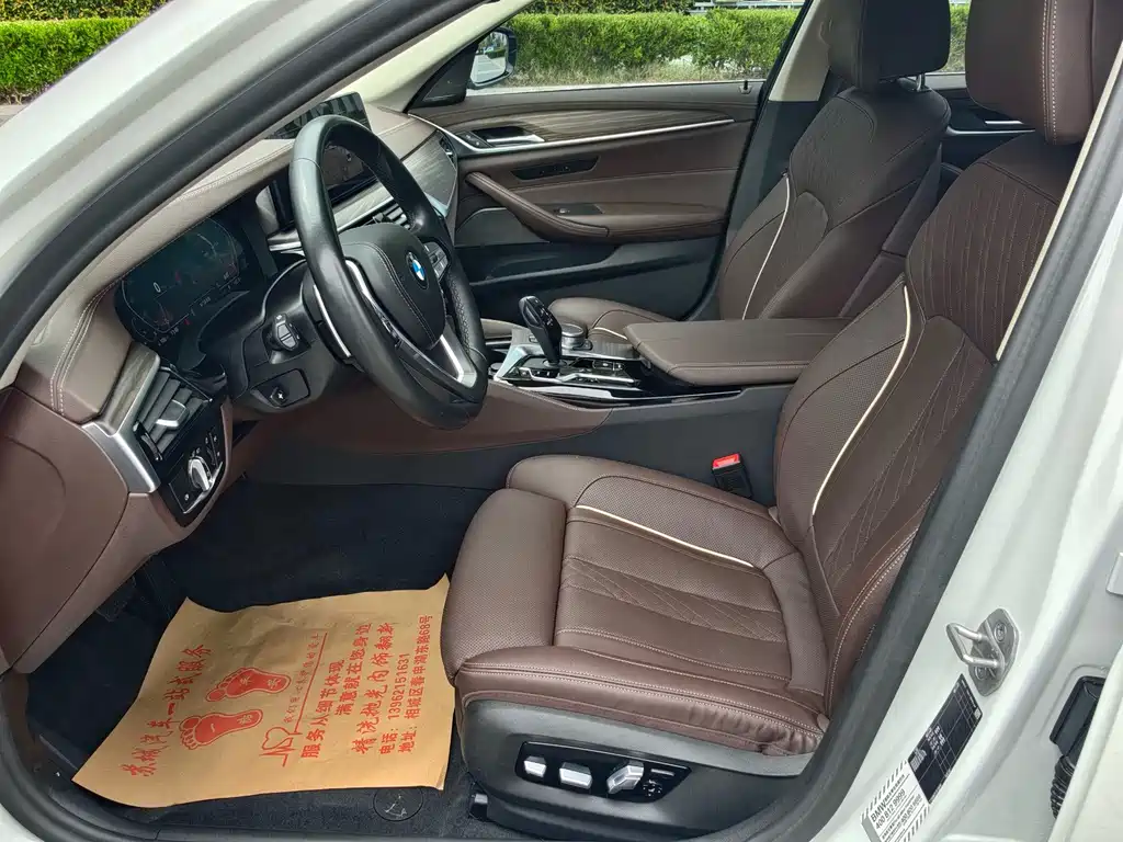 BMW 5 Series — миниатюра 8
