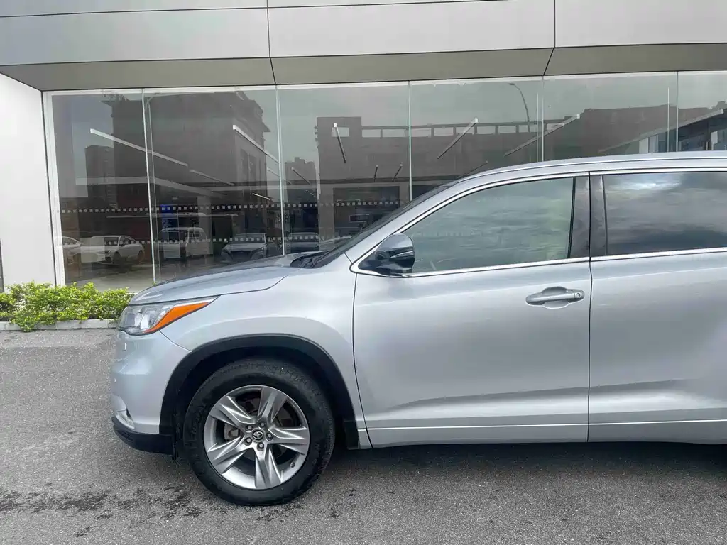 Toyota Highlander — миниатюра 5
