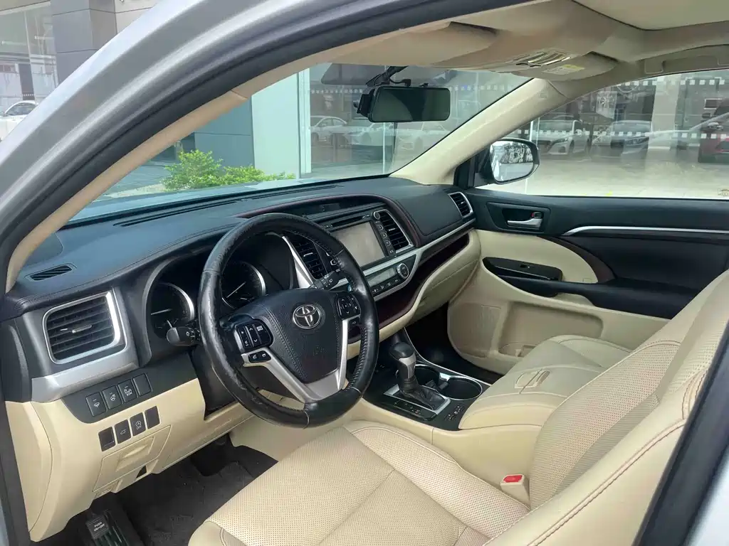 Toyota Highlander — миниатюра 4