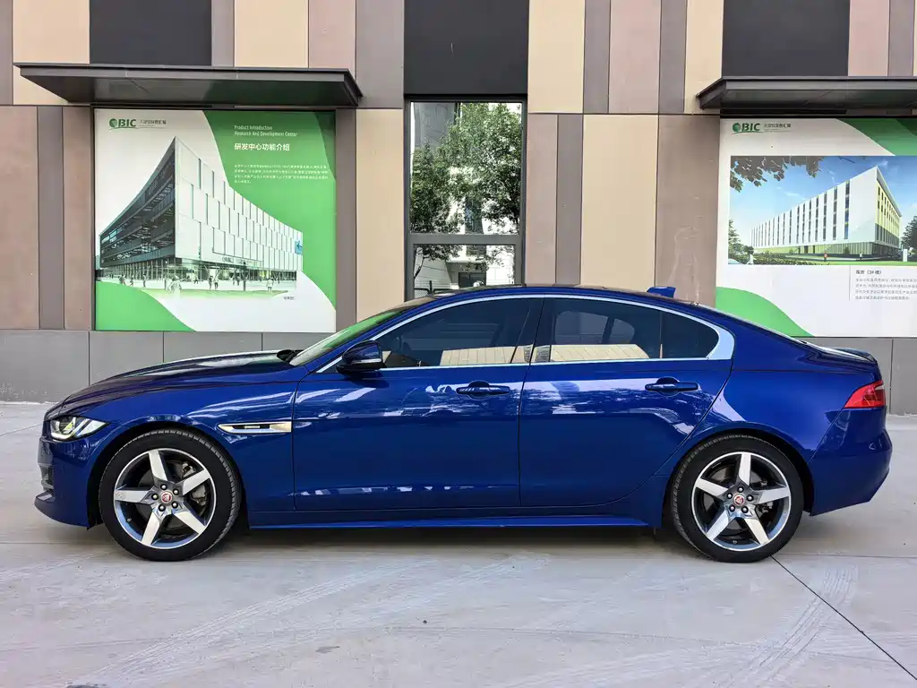 Jaguar XE — миниатюра 3