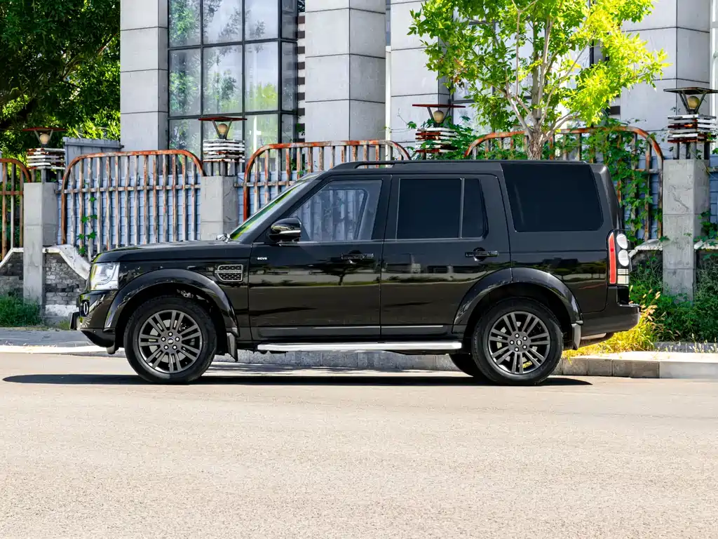 Land Rover Discovery — миниатюра 5