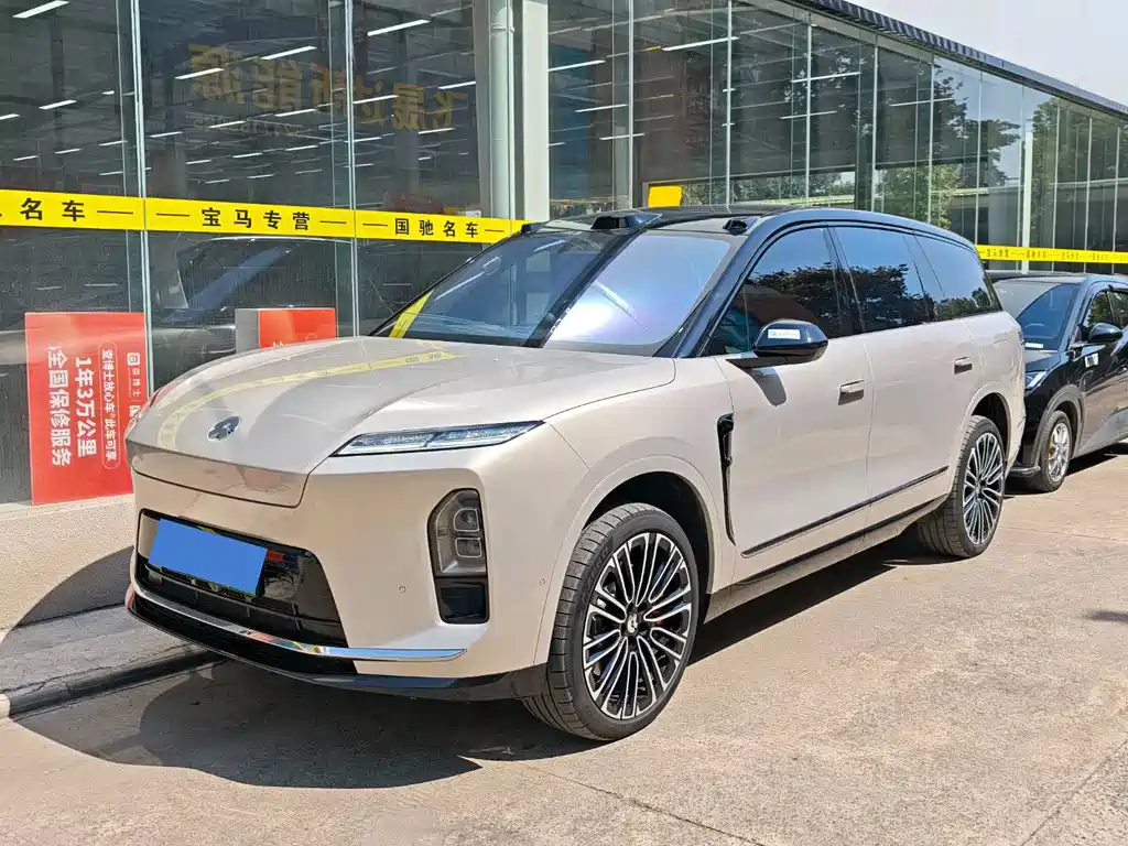NIO ES8