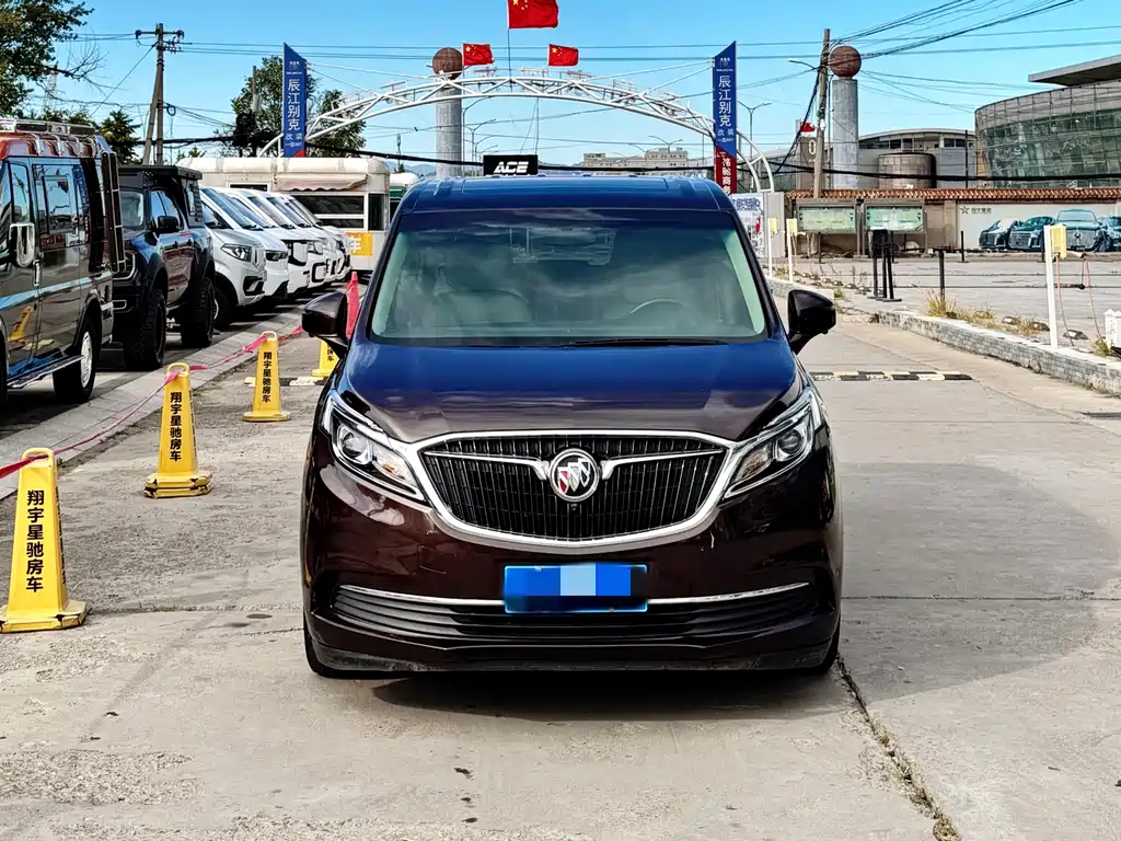 Buick GL8 — миниатюра 2