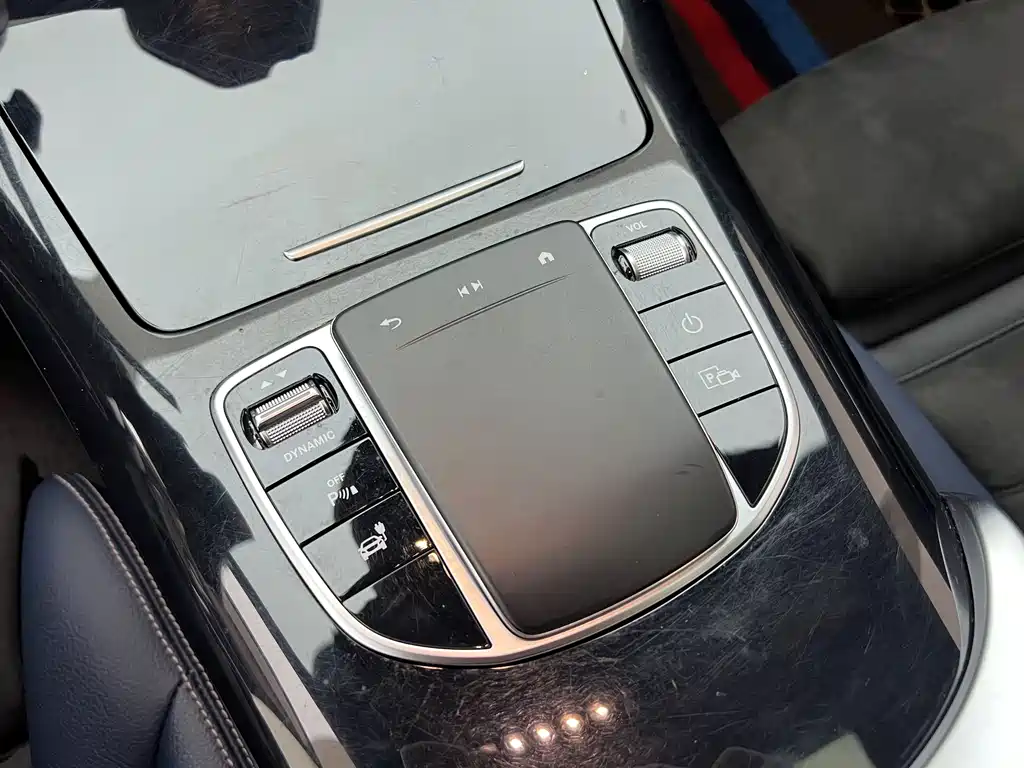 Mercedes-Benz EQC — миниатюра 11