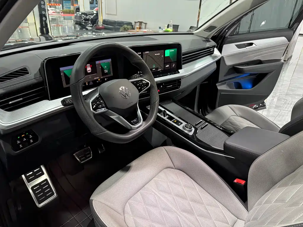 Volkswagen Tavendor 2023 380TSI R-Line